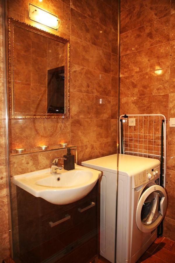 City Center Apartment In Middle Of 布拉迪斯拉发 外观 照片